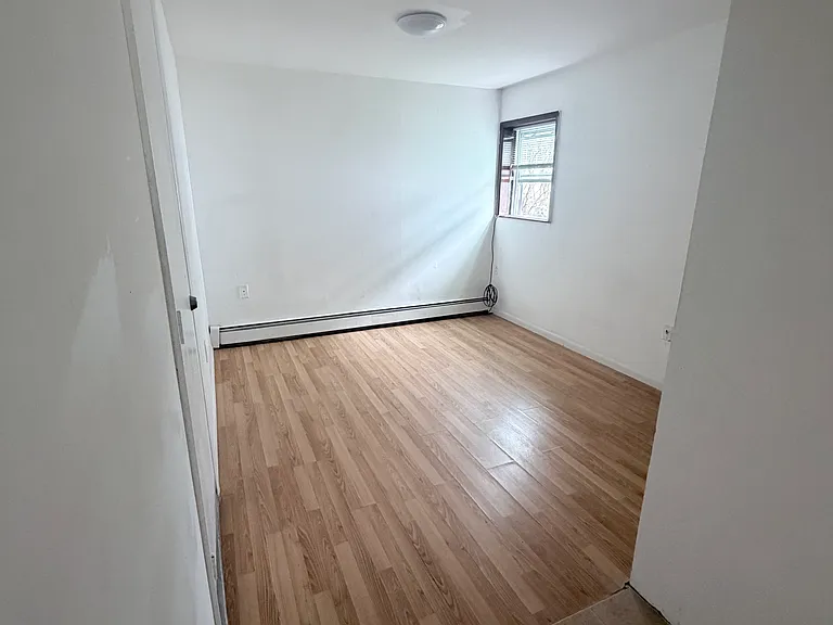 290 Grace Ave #1 — Photo 4