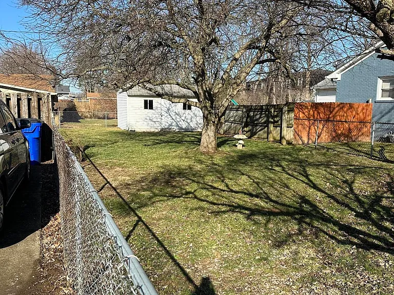 603 Worcester Rd — Photo 4