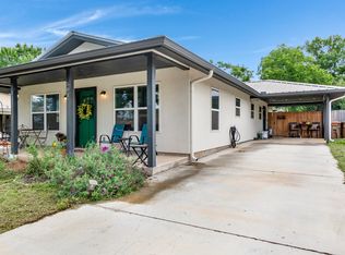 501 E Ash Dr, Johnson City, TX 78636