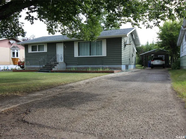 656 4th Street W, Shaunavon, SK S0N 2M0