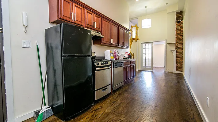 Rented by Nooklyn NYC LLC | media 12