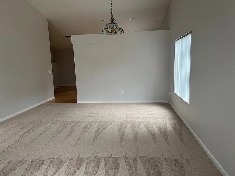 562 Stetson Way — Photo 7