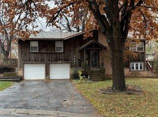 9801 W 56th St, Merriam, KS 66203