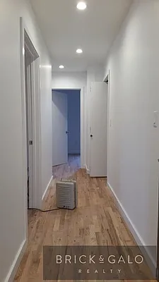 Rented by BRICK & GALO REALTY CORP | media 27