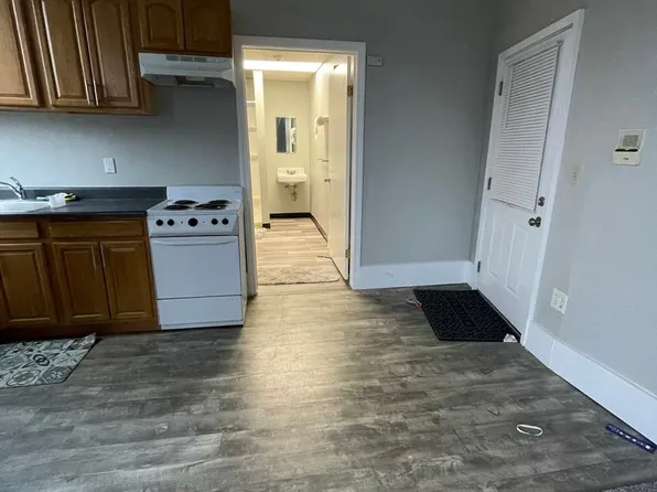 4 Main St, 4 Main St APT 6, Leominster, MA 01453