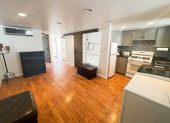 3rd image of 47-11 21st Ave APT L