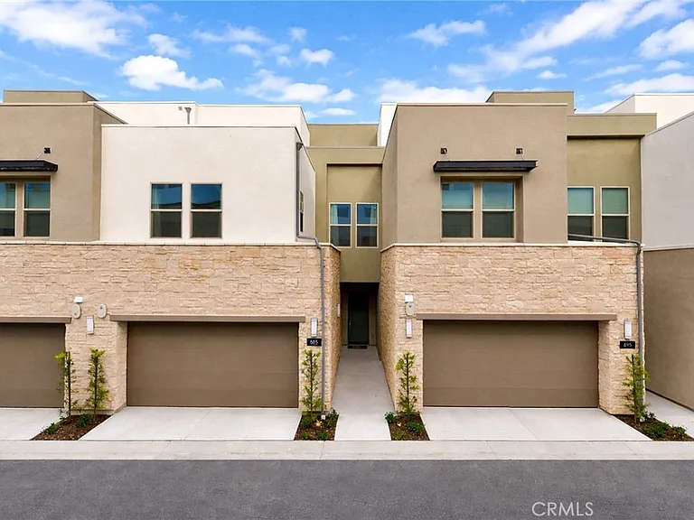 885 Poppy Ct — Photo 2