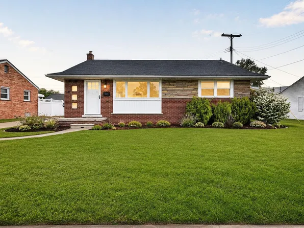 6627 Elizabeth St, Garden City, MI 48135