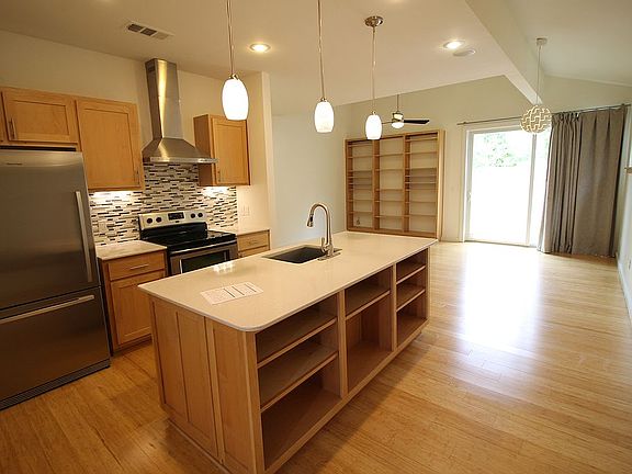3rd image of 648 S Church Ave