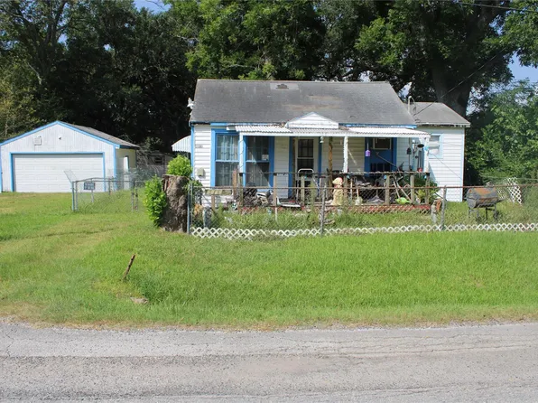 4402 3rd St, Bacliff, TX 77518