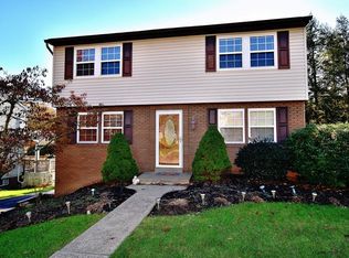 209 Manor Dr, Pittsburgh, PA 15236