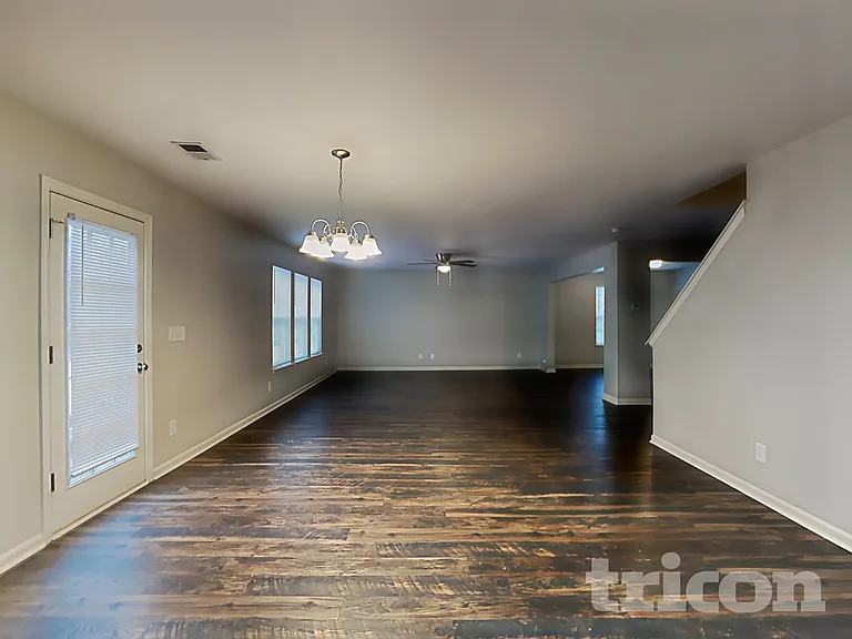 1594 Weatherend Dr — Photo 6