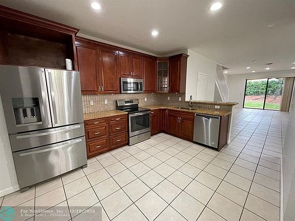 4th image of 4158 Forest Dr