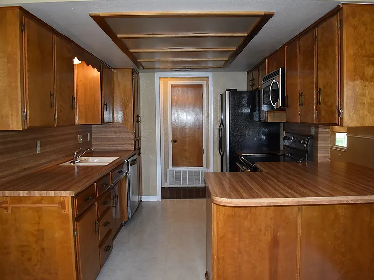 704 Kim Ave — Photo 8