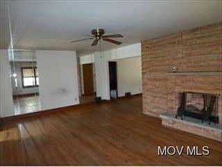 4th image of 2524 10th Ave