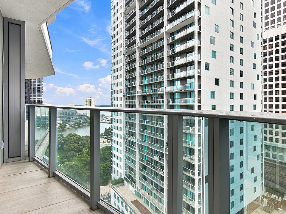 444 Brickell Ave #2513