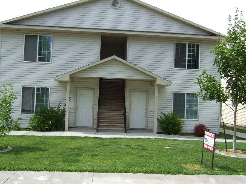 1st image of 620 Linden Dr APT 2