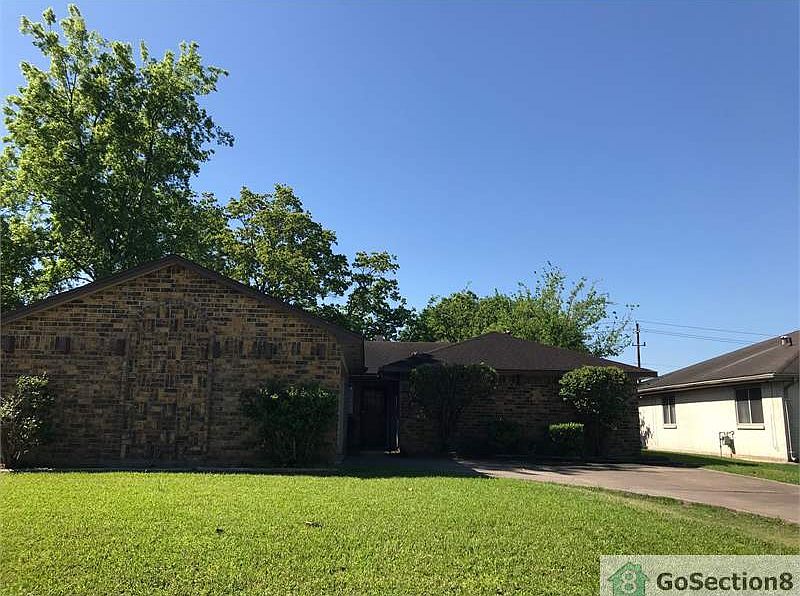 1st image of 1019 Manorglen Dr