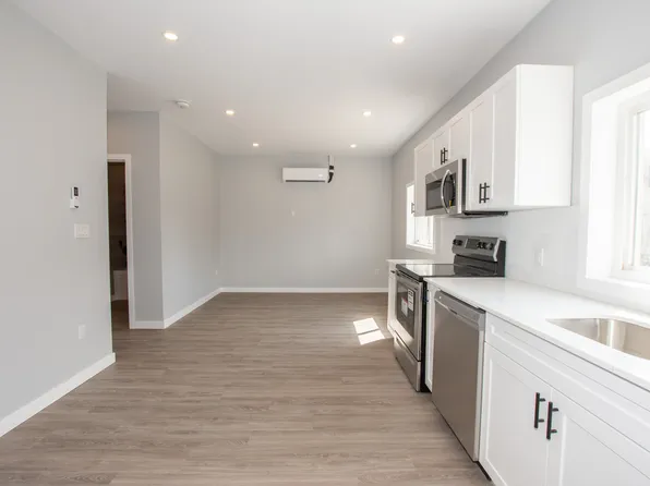 54 Trelawn Pkwy, Welland, ON L3C 1W5