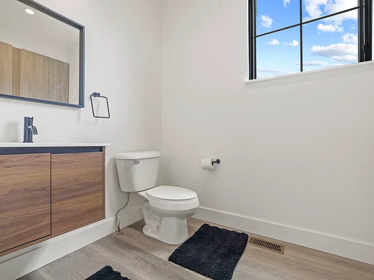 466 South Ln — Photo 13
