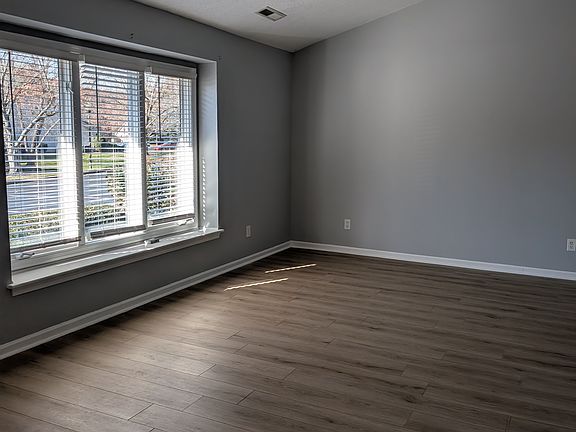 2nd image of 4410 Cove Cay Ln