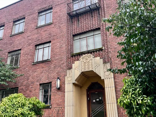 105 Ward St #105, Seattle, WA 98109