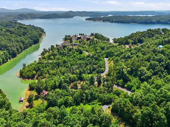 1767 Stone Bridge Dr, Dandridge, TN 37725