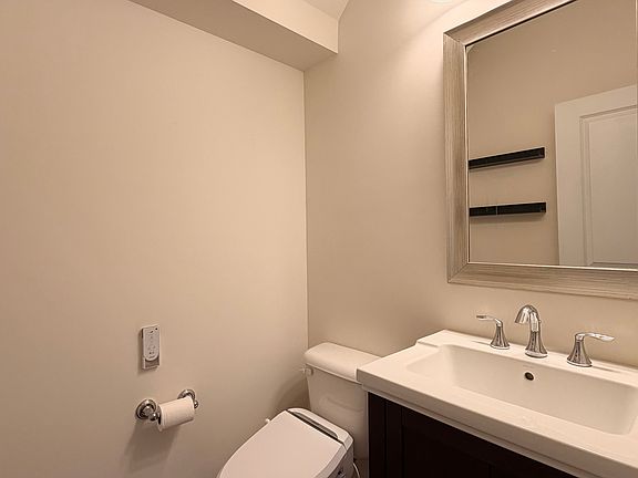 4th image of 2341 Longmont Dr