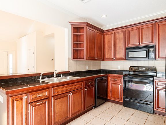 5th image of 4228 Deercrest Dr