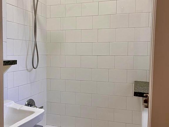 3rd image of 201 Dolores St #6