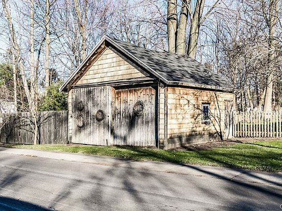 5th image of 311 Warren St