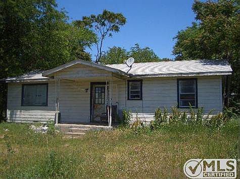 1st image of 602 W Railroad Ave