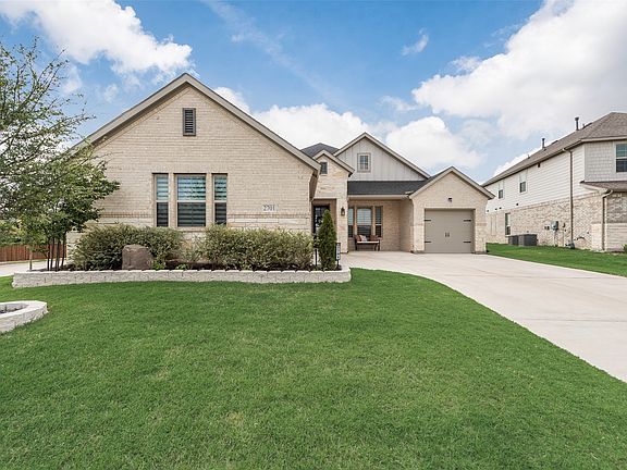 2nd image of 2701 Bluewood Ln