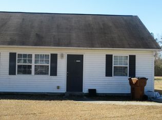 586 Haws Run Rd APT 8, Jacksonville, NC 28540