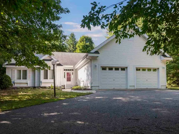 780 Meadow Ln, Harbor Springs, MI 49740