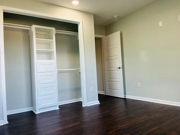 4413 Moravian Dr — Photo 11