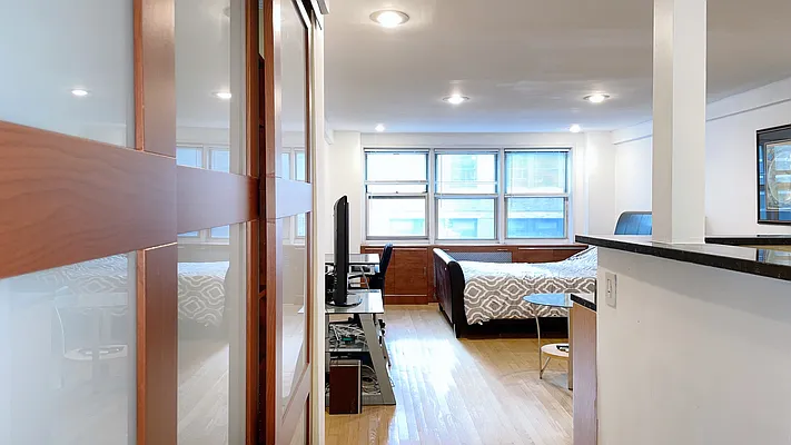 Rented by Oxford Property Group | media 12