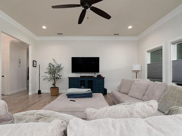 358 Blue Lake Dr — Photo 8
