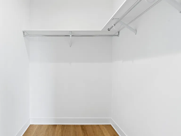 4861 N Hermitage Ave — Photo 12