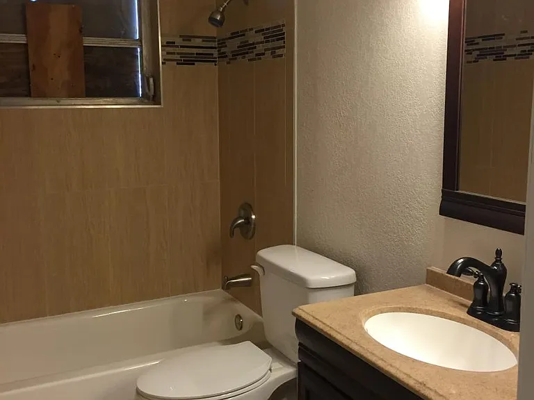 5204 Forest Hills Dr — Photo 10
