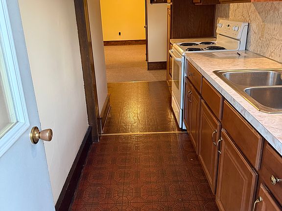 2nd image of 263 Columbia Ave #B