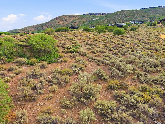 5th image of 1142 Canyon Gate Rd
