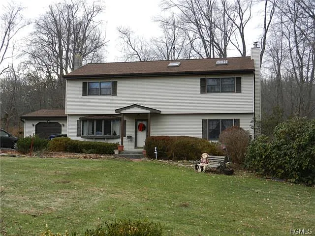 9 Parker Dr E photo 1