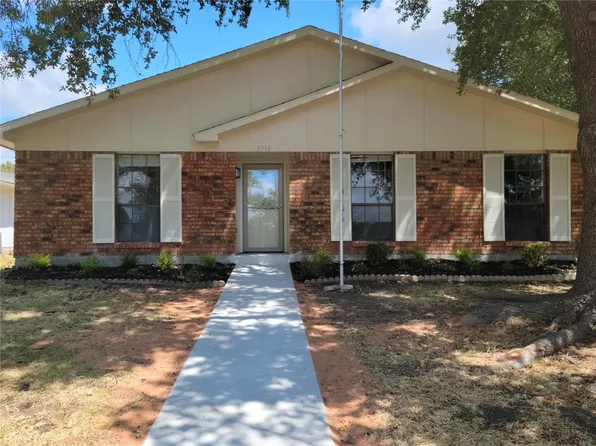 3713 Red Oak Dr, Garland, TX 75043