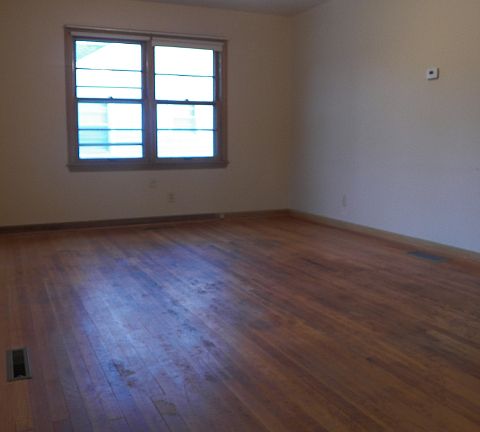 3rd image of 323 W Ash St