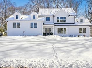 1 Cromwell Dr, Morristown, NJ 07960