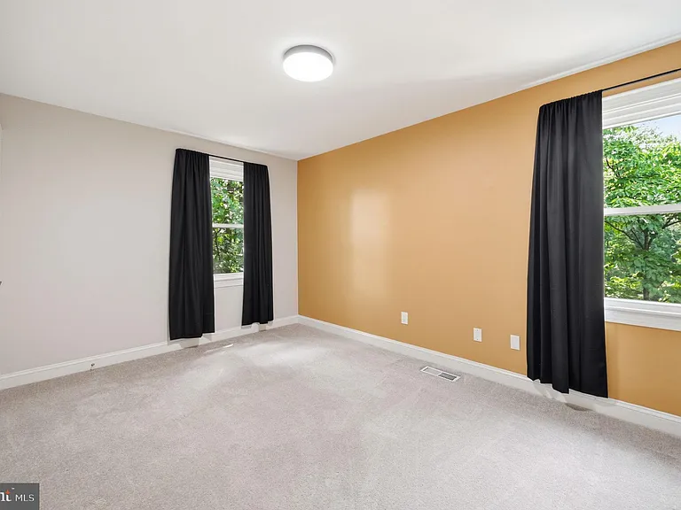 5610 Cavalier Woods Ln — Photo 25