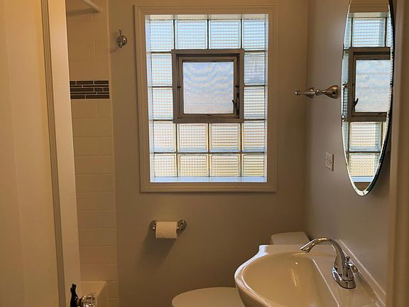 5th image of 5111 N Newland Ave