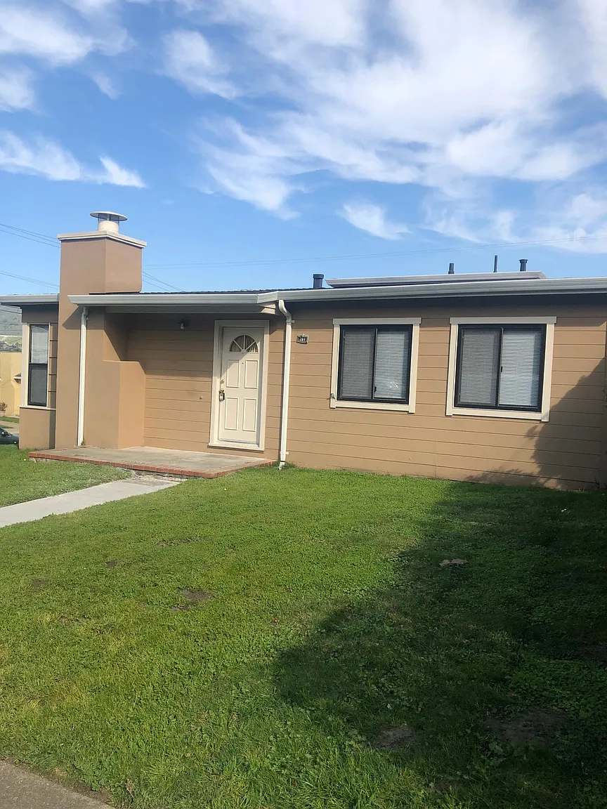 201 Norwich Dr photo 1