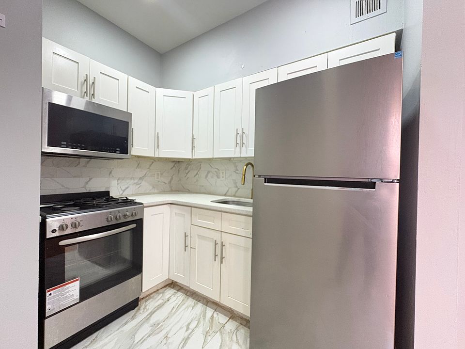1st image of 121 Wade St APT 3A